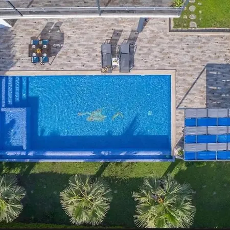 Mutlu Tatil Villasi *